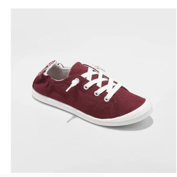 NWT Comfy Burgundy Lace Canvas Sneakers-11 - Picture 3 of 5